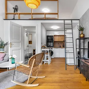  Apartment Elegant Located In The Centre Of